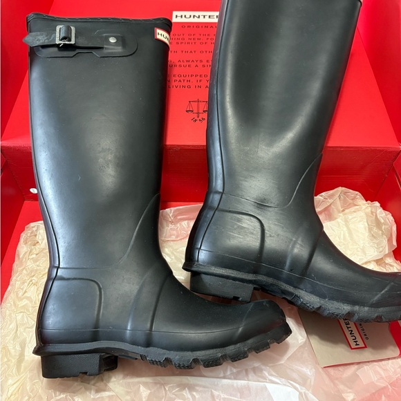 Hunter Classic Black Tall Boots - Picture 1 of 3